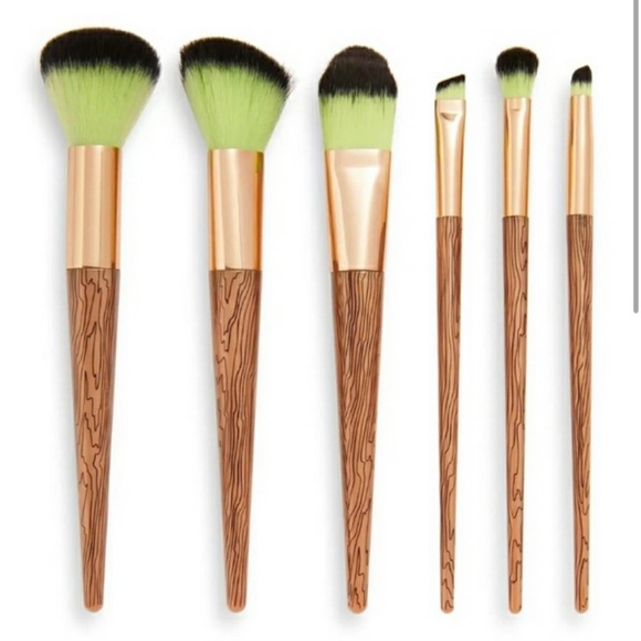 REVOLUTION The Simpsons Halloween Makeup Brush Set NEW - Picture 3 of 5